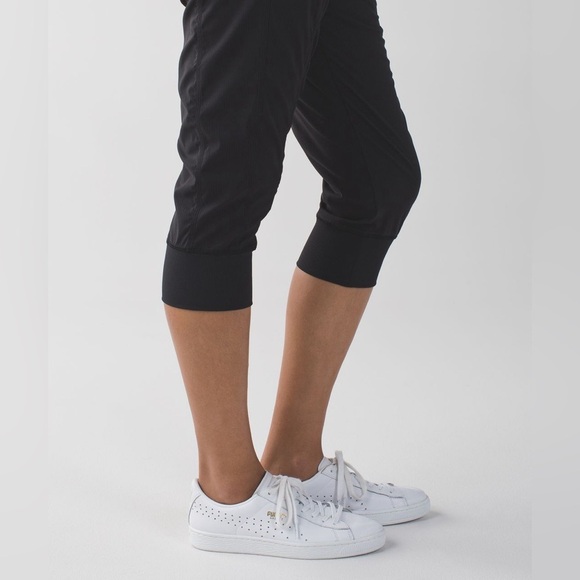 Lululemon In Flux Crop - Picture 5 of 13